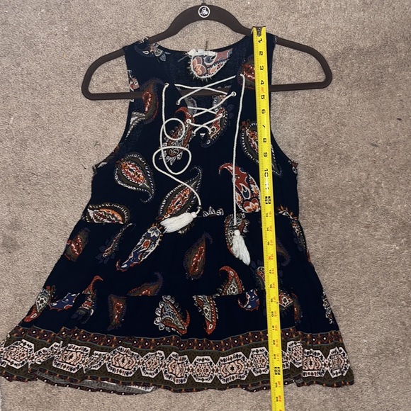 Super cute lace up tank ! - Picture 6 of 6